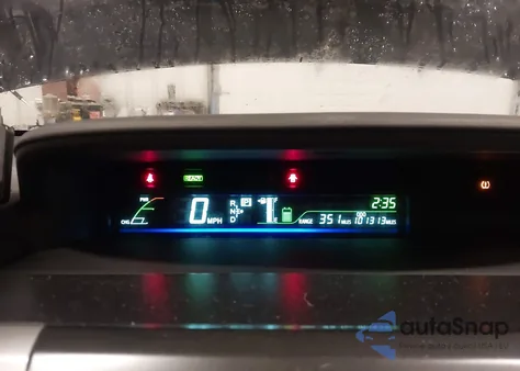 2017 Toyota Prius V Two z USA, uszkodzony, nr VIN JTDZN3EU0HJ066267